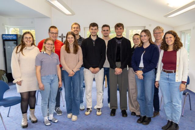 Die Mitglieder des Brückenschlags e.V. freuen sich über den neuen Vorstand und die Fortführung ihrer Arbeit. Foto: SMMP/Birgit Bagaric